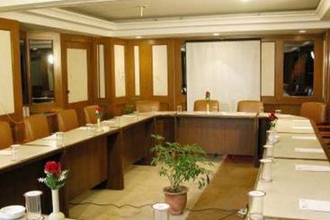 Hotel Shiva Continental 4