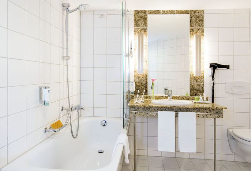 Hotel NH Frankfurt Airport 17