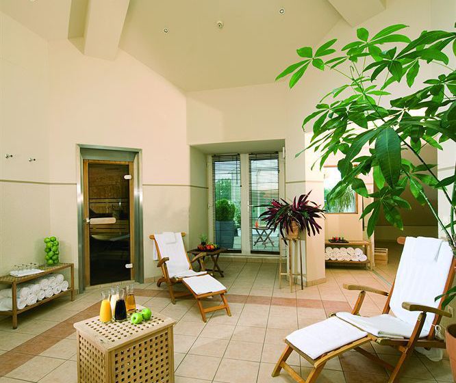 Hotel NH Berlin Potsdam Conference Center 8