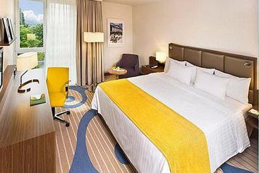 Hotel Courtyard Wiesbaden-Nordenstadt 16