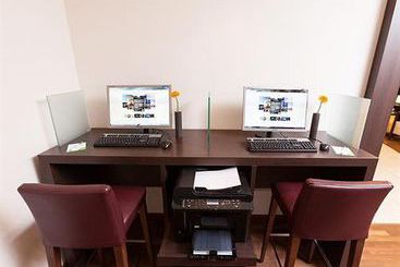 Hotel Courtyard Wiesbaden-Nordenstadt 8