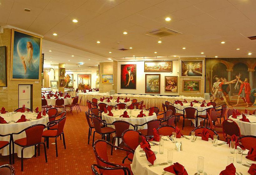 Radisson Slavyanskaya Hotel & Business Center 10