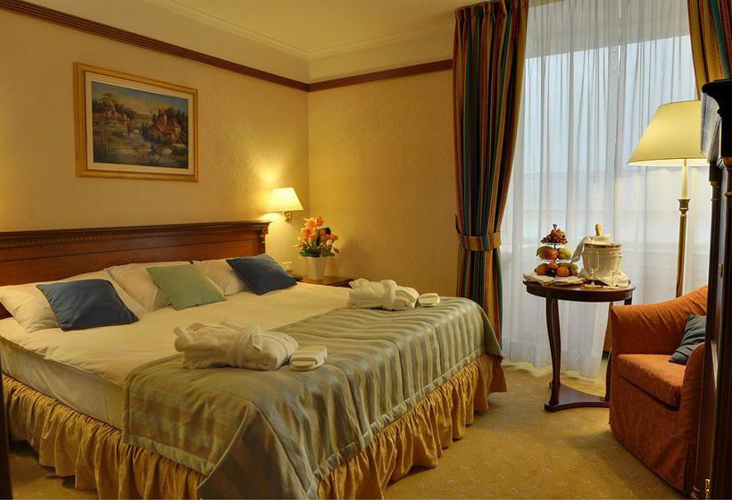 Radisson Slavyanskaya Hotel & Business Center 12