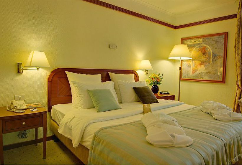 Radisson Slavyanskaya Hotel & Business Center 9