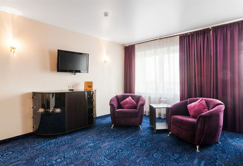 Okhtinskaya Hotel 17