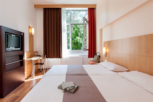 Hotel Ibis Berlin Neukolln 3