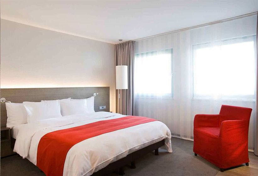 Hotel Holiday Inn Düsseldorf Hafen 8