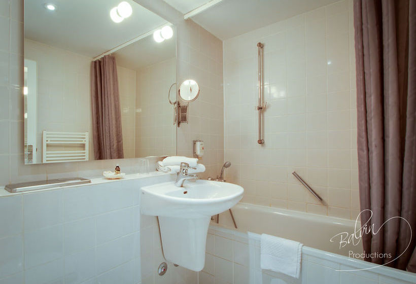 Akzent Hotel Am Goldenen Strauss 15