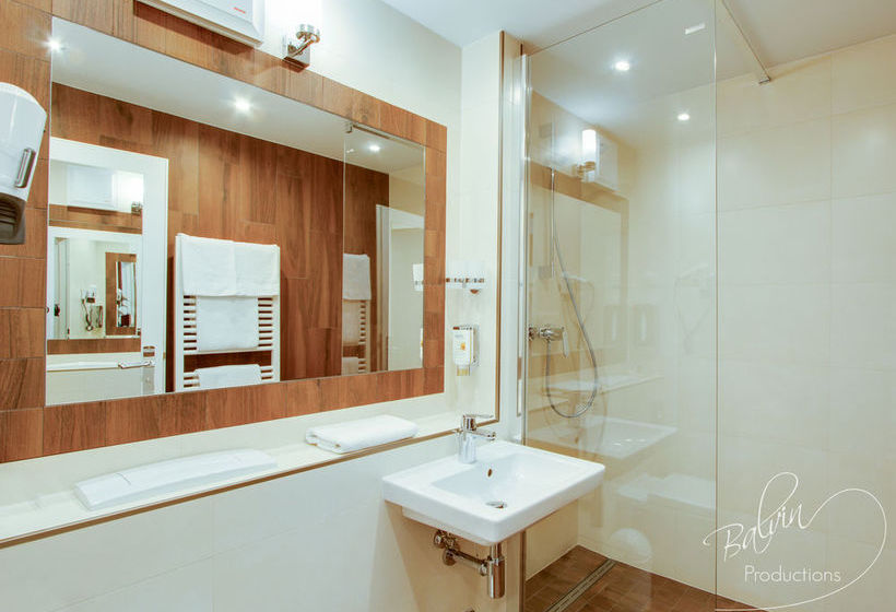 Akzent Hotel Am Goldenen Strauss 18