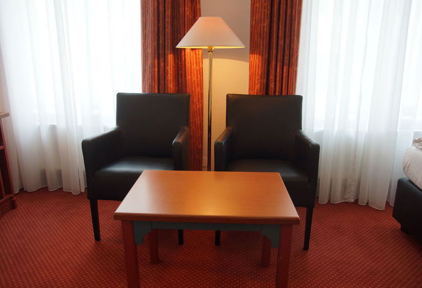 Akzent Hotel Am Goldenen Strauss 3