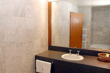 Hotel Camelot on the Square 10