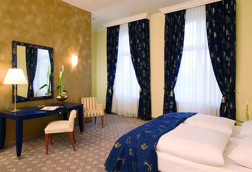 Hotel NH Voltaire Postdam 1