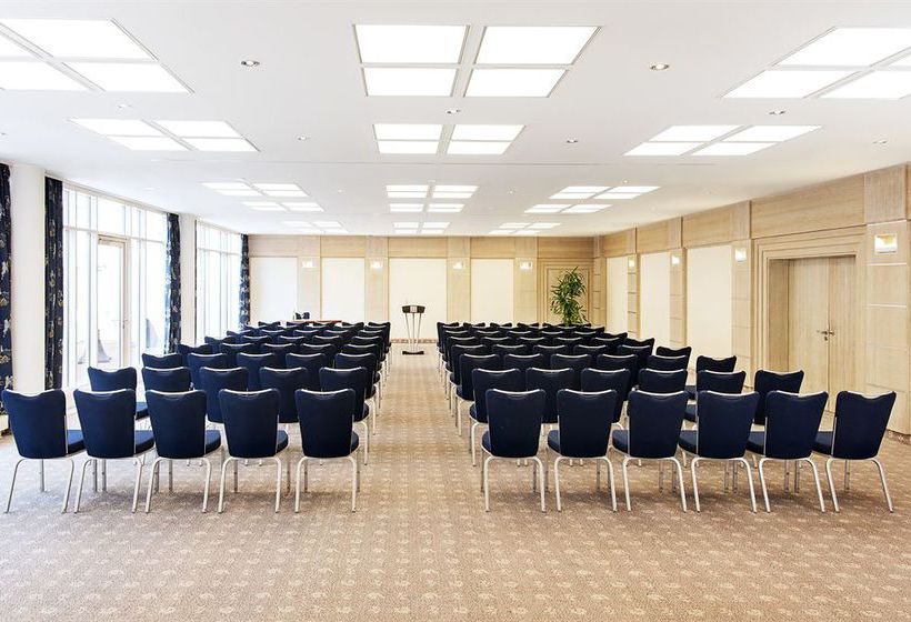 Hotel NH Voltaire Postdam 4