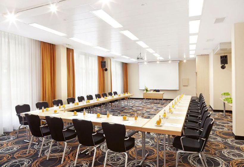 Hotel Mövenpick Nürnberg Airport 14