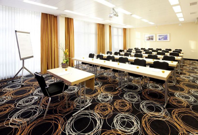 Hotel Mövenpick Nürnberg Airport 15