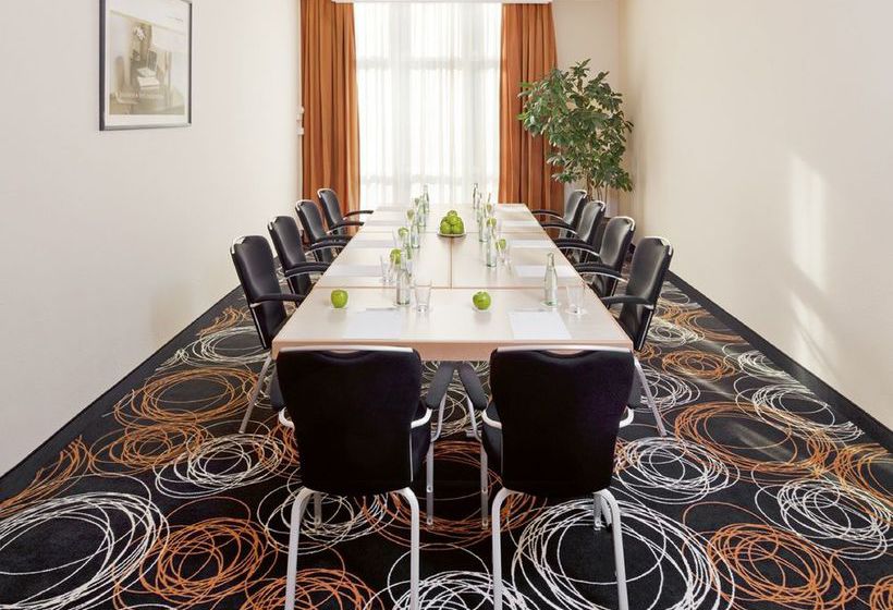 Hotel Mövenpick Nürnberg Airport 17