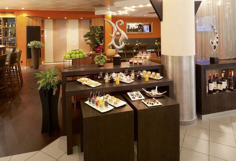 Hotel Mövenpick Nürnberg Airport 2