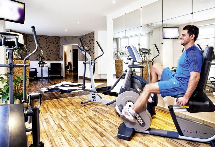 Hotel Mövenpick Nürnberg Airport 4