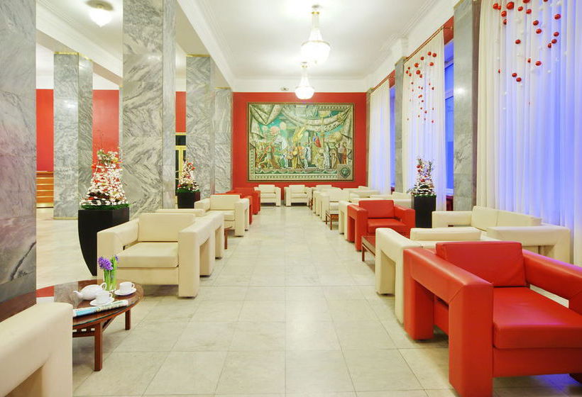 Hotel Oktyabrskaya 13