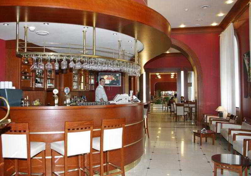 Hotel Oktyabrskaya 19