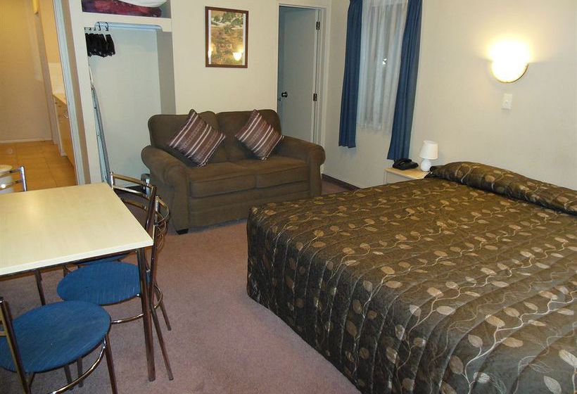 Hotel Camelot Arms Motor Lodge 1