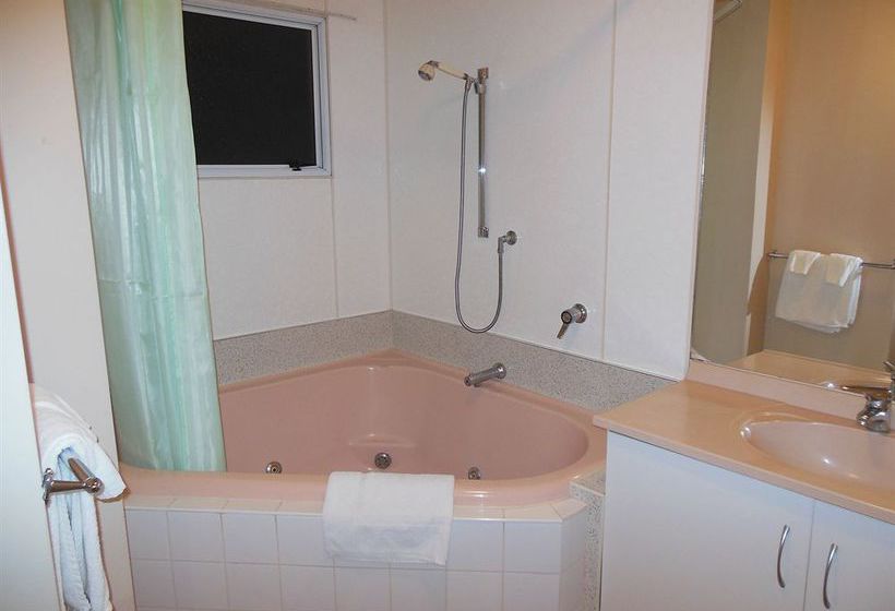 Hotel Camelot Arms Motor Lodge 18