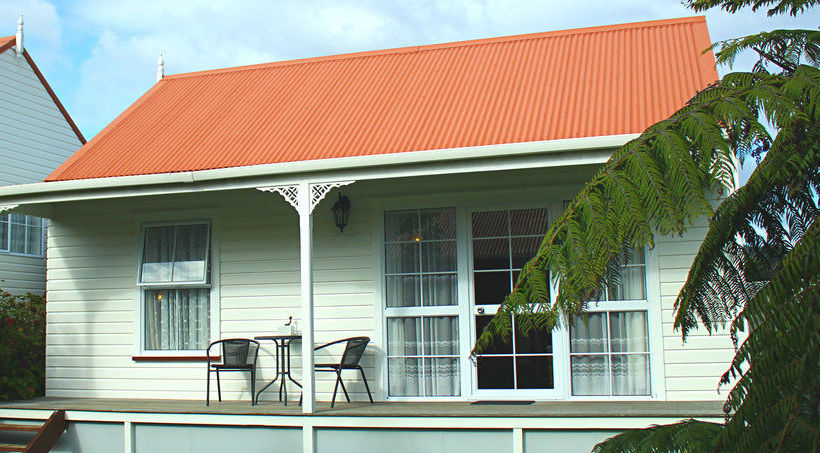 Coromandel Colonial Cottages Motel