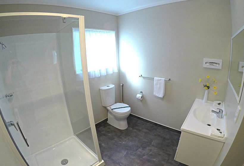 Coromandel Colonial Cottages Motel 2