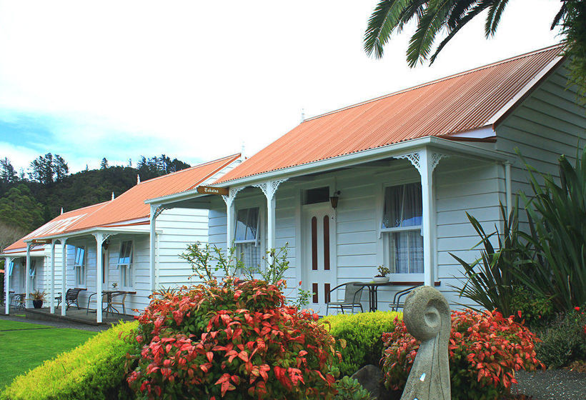 Coromandel Colonial Cottages Motel 6