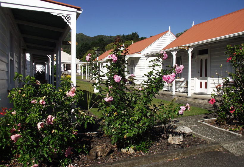 Coromandel Colonial Cottages Motel 7