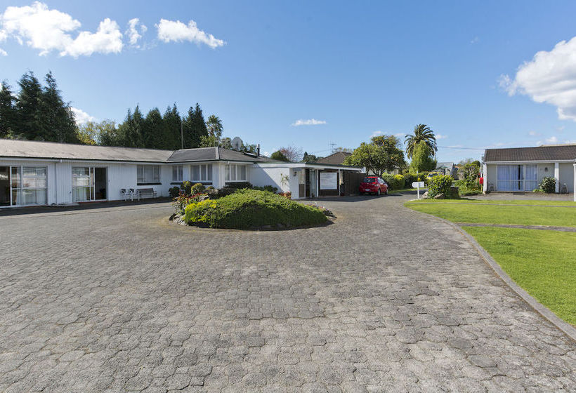 Garden Court Motel 10