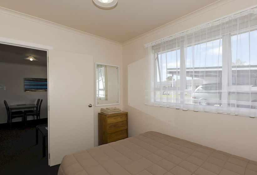 Garden Court Motel 13