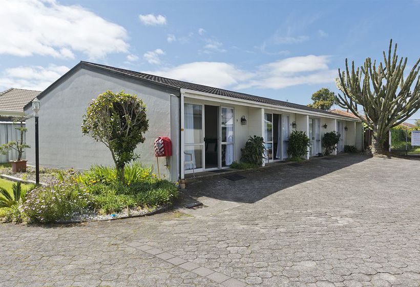 Garden Court Motel 2