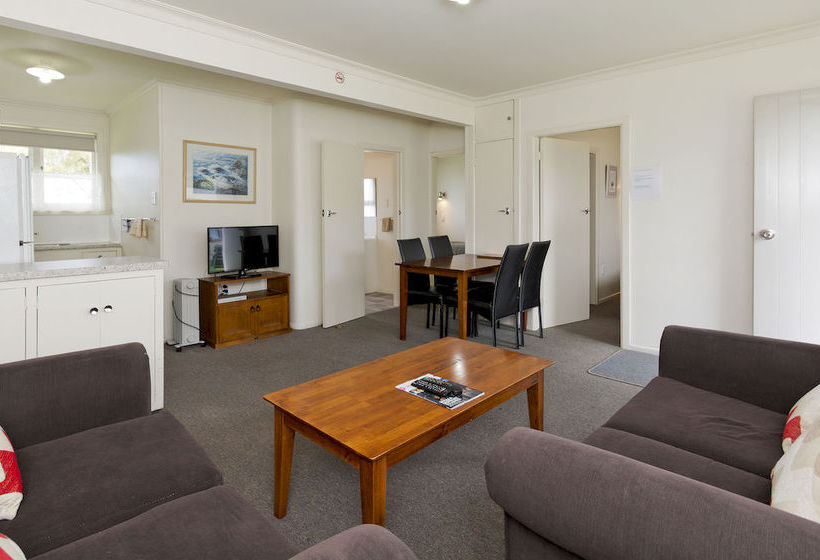 Garden Court Motel 4