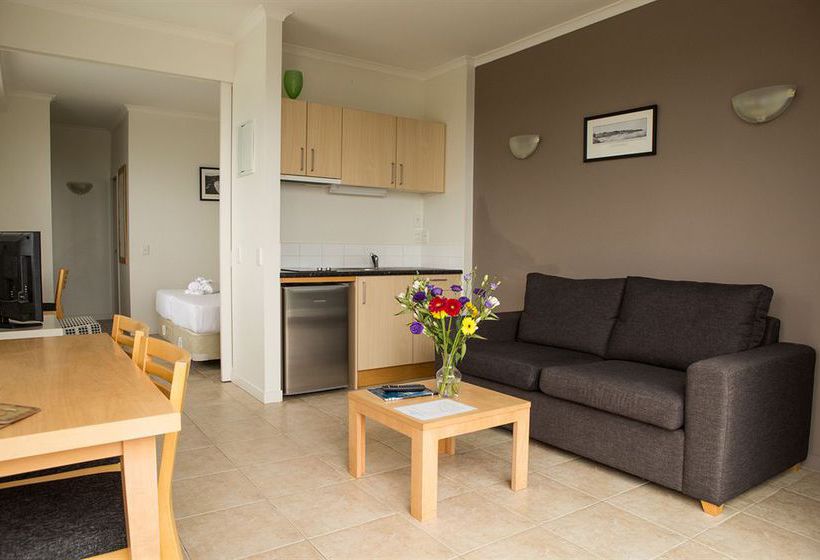 Waiheke Island Resort 6