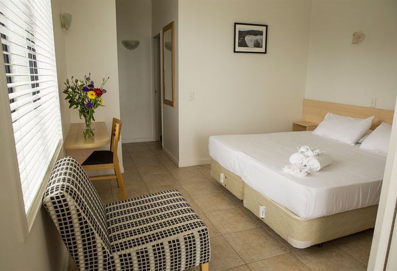 Waiheke Island Resort 9