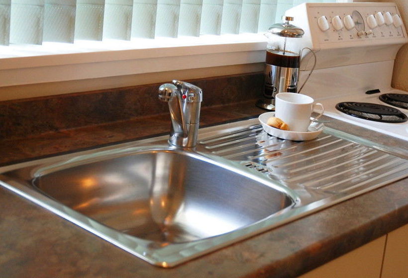 Almond Court Motel 11