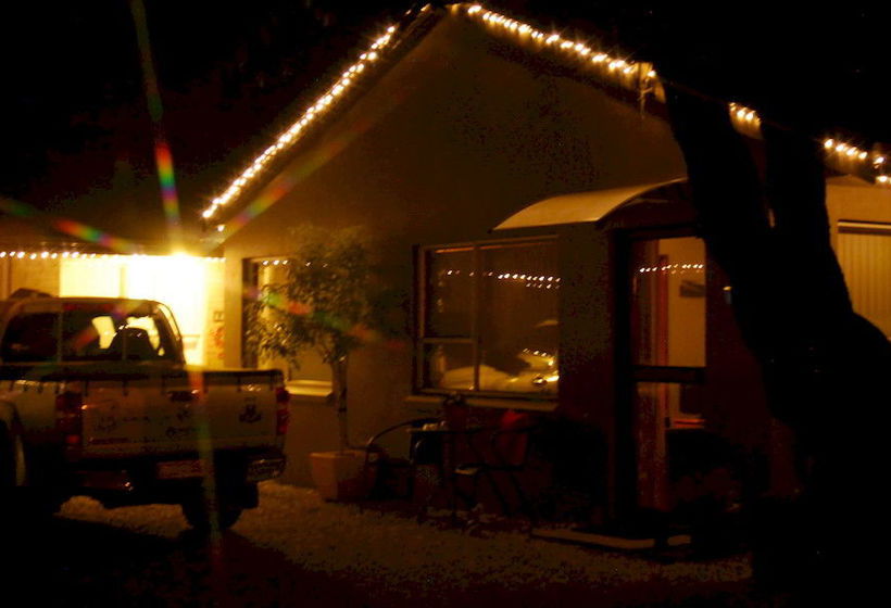 Almond Court Motel 2