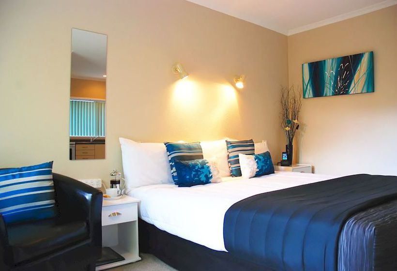 Almond Court Motel 3