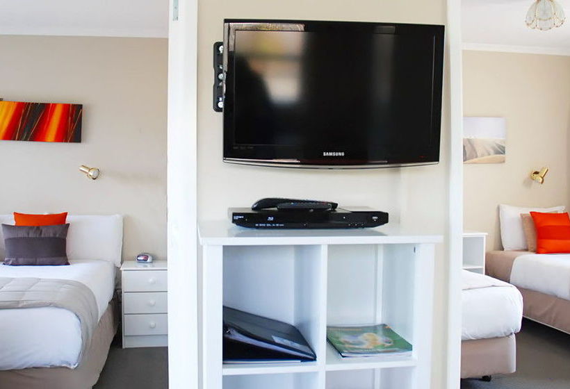 Almond Court Motel 5