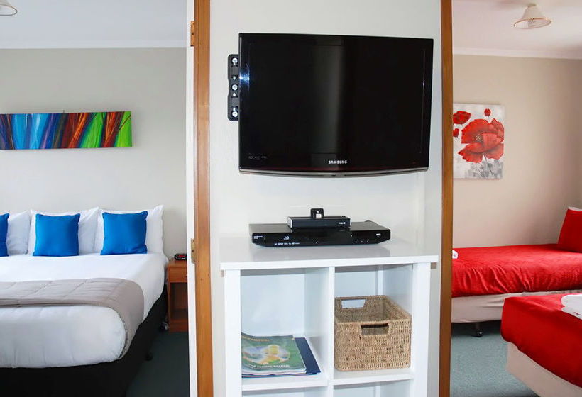 Almond Court Motel 9