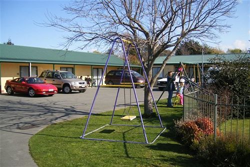 Commodore Court Motel