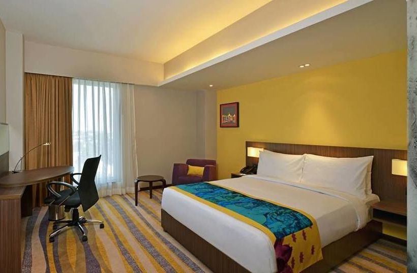 Hotel Holiday Inn Express Ahmedabad 11