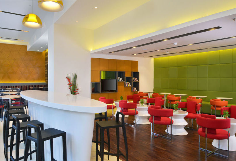 Hotel Holiday Inn Express Ahmedabad 8