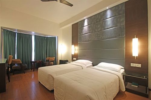 Hotel Ashraya International 13