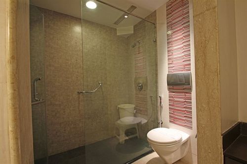 Hotel Ashraya International 15