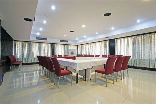 Hotel Ashraya International 17