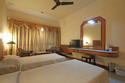 Hotel Ashraya International 19