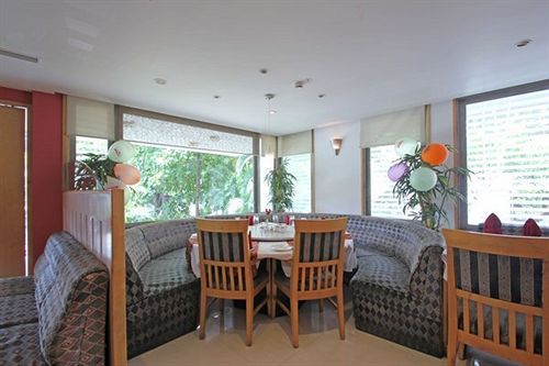 Hotel Ashraya International 8