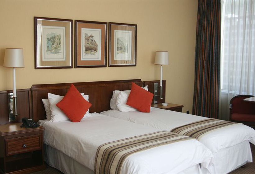 Hotel on St. Georges 7